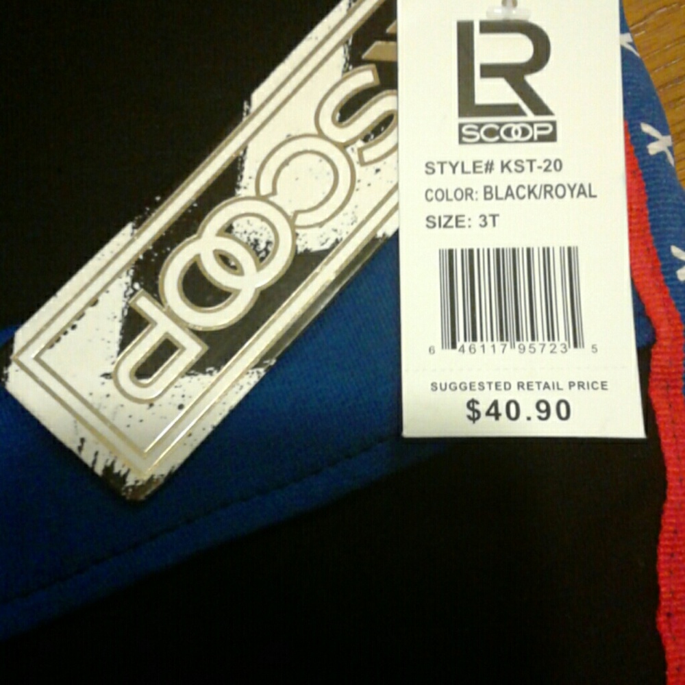 New $40 Designer shorts - Picture 2 of 3